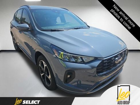 Used 2024 Ford Escape ST-Line Select w/ Tech Pack #2 AWD/4WD image 2