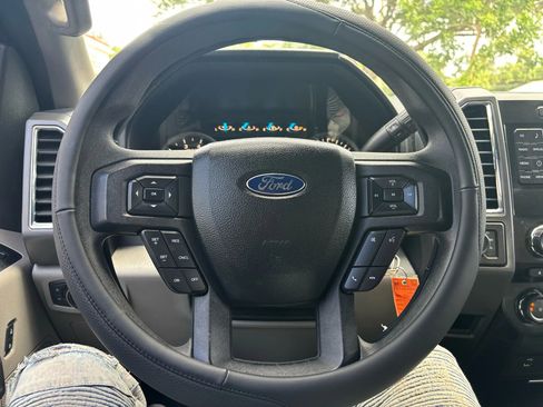 Used 2016 Ford F150 XLT image 14