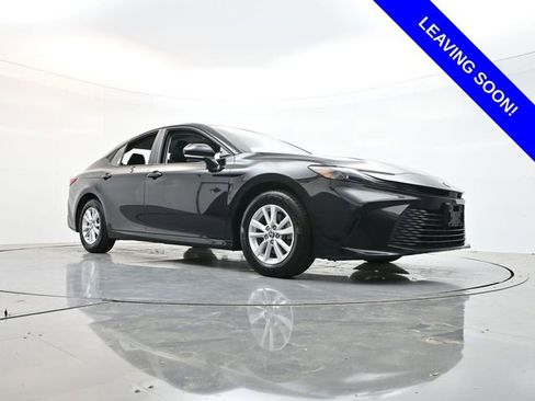 Used 2025 Toyota Camry LE FWD image 26
