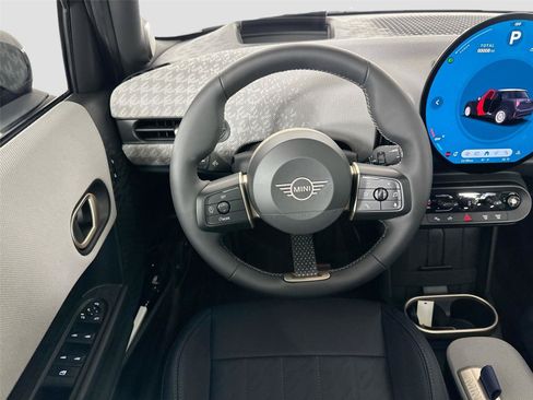 Certified 2025 MINI Cooper S FWD image 17