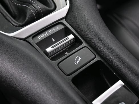 Used 2023 Honda HR-V EX-L image 33