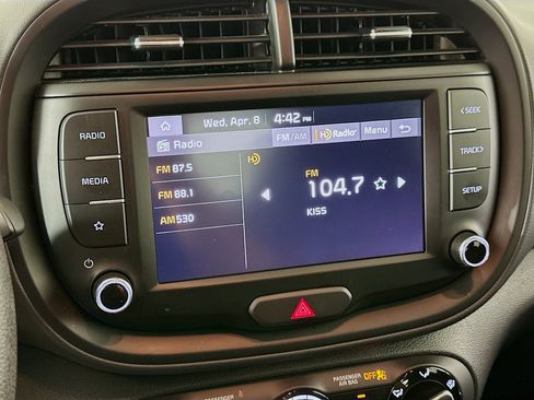 Used 2025 Kia Soul LX w/ LX Technology Package image 21