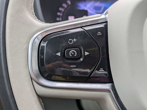 Certified 2024 Volvo XC60 B5 Plus w/ Protection Package Premier AWD/4WD image 34