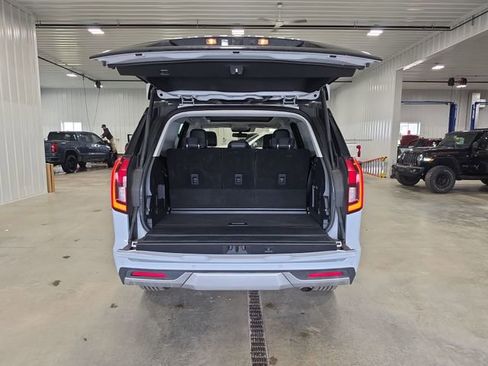 Used 2025 Ford Expedition Platinum AWD/4WD image 27