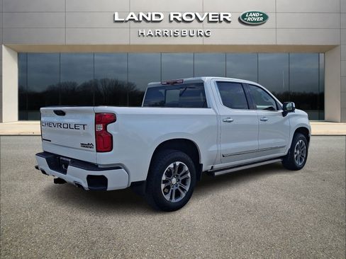 Used 2024 Chevrolet Silverado 1500 High Country w/ Technology Package AWD/4WD image 4