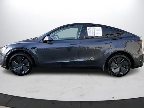 Used 2026 Tesla Model Y AWD image 5