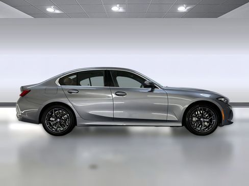 Used 2025 BMW 330i Sedan w/ Convenience Package image 7