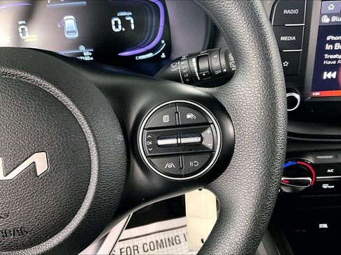 Used 2025 Kia Soul LX FWD image 11