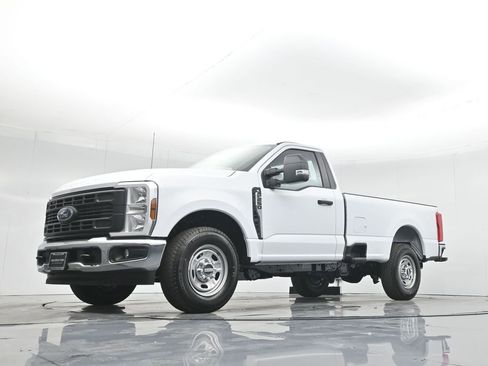 New 2026 Ford F250 XL w/ XL Chrome Package image 44