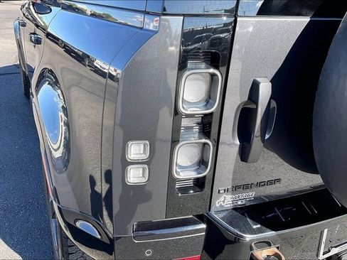 Used 2023 Land Rover Defender 110 X AWD/4WD image 33