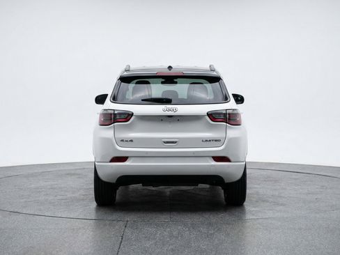 Used 2025 Jeep Compass Limited image 7