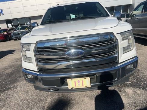 Used 2017 Ford F150 Lariat w/ Equipment Group 502A Luxury image 8