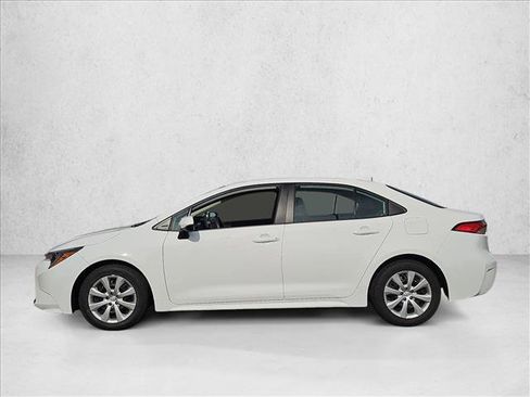 Used 2025 Toyota Corolla LE FWD image 9