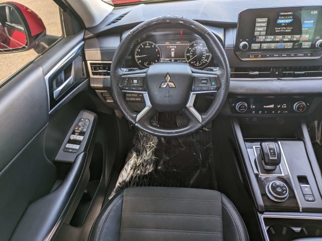 Used 2023 Mitsubishi Outlander SE FWD image 16