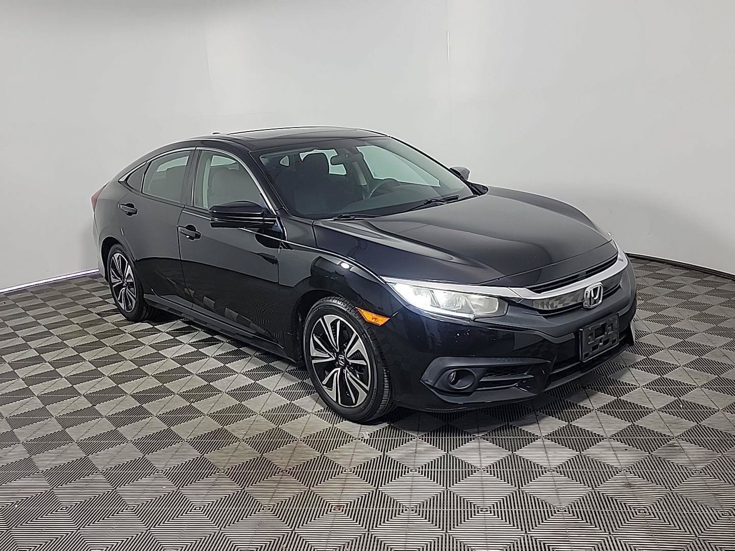 Used 2016 Honda Civic EX-T image 1