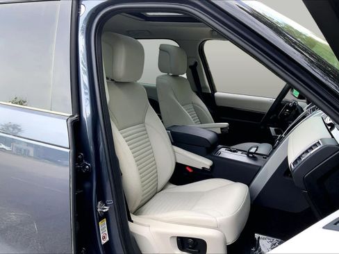 Used 2025 Land Rover Discovery S AWD/4WD image 8