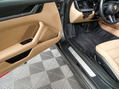 Certified 2020 Porsche 911 Carrera 4 image 8