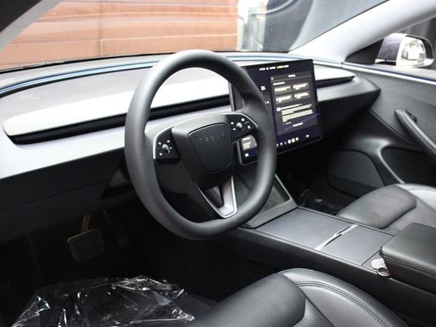 Used 2025 Tesla Model 3 Long Range image 52