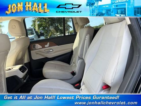 Used 2021 Mercedes-Benz GLS 450 4MATIC image 16