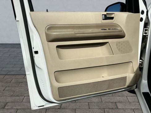 Used 2005 Ford Freestar SE image 10