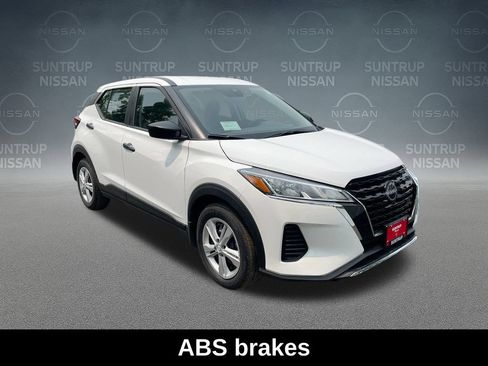 Used 2025 Nissan Kicks Play S FWD image 19