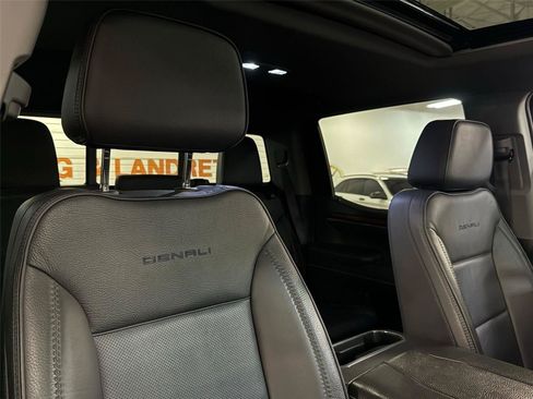 Used 2023 GMC Sierra 1500 Denali w/ Denali Reserve Package AWD/4WD image 30