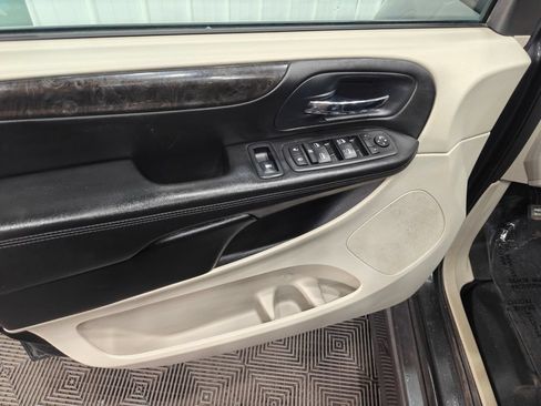Used 2012 Dodge Grand Caravan SXT FWD image 44