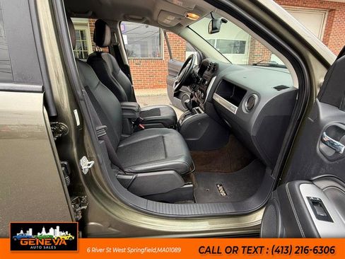 Used 2016 Jeep Compass Latitude image 10