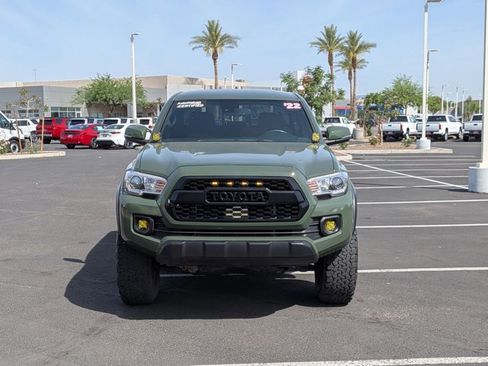Used 2022 Toyota Tacoma TRD Off-Road AWD/4WD image 2