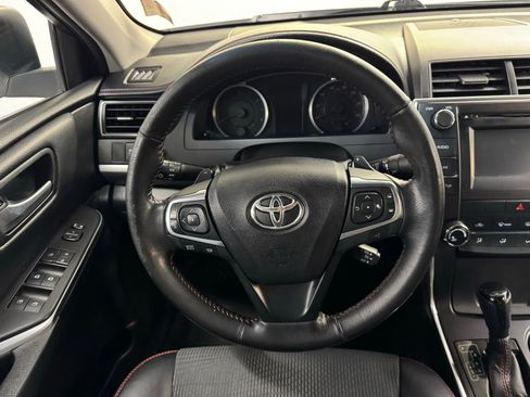 Used 2016 Toyota Camry LE image 14