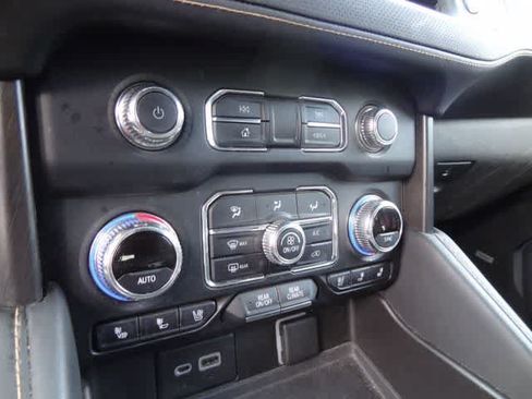 Used 2021 GMC Yukon AT4 w/ Technology Package AWD/4WD image 14