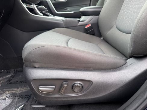 Certified 2025 Toyota RAV4 XLE AWD/4WD image 15
