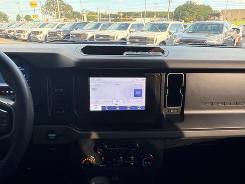 Used 2022 Ford Bronco 4-Door AWD/4WD image 30