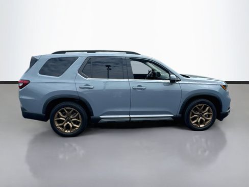 Used 2024 Honda Pilot Touring image 8