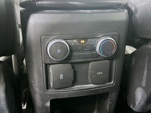 Used 2020 Ford Explorer XLT w/ Equipment Group 202A RWD image 26