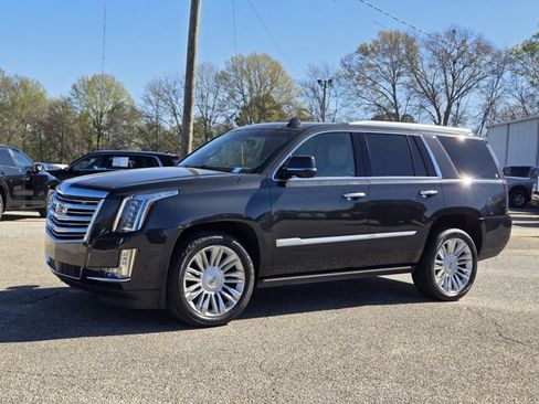 Used 2019 Cadillac Escalade Platinum image 1