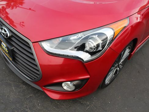 Used 2016 Hyundai Veloster Turbo w/ Option Group 04 FWD image 10