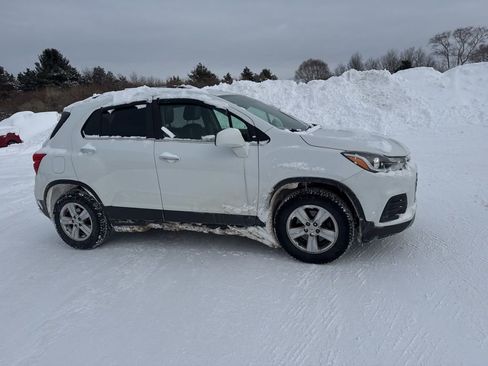 Used 2019 Chevrolet Trax LT w/ LT Convenience Package image 8