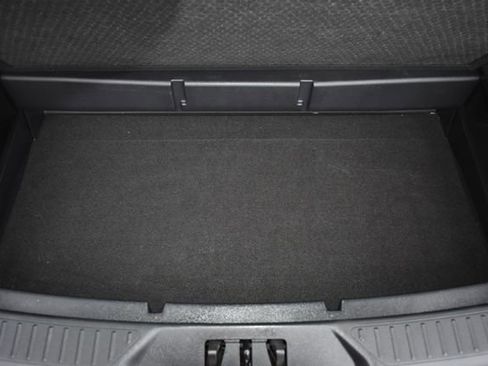 Used 2023 Ford Explorer XLT image 40