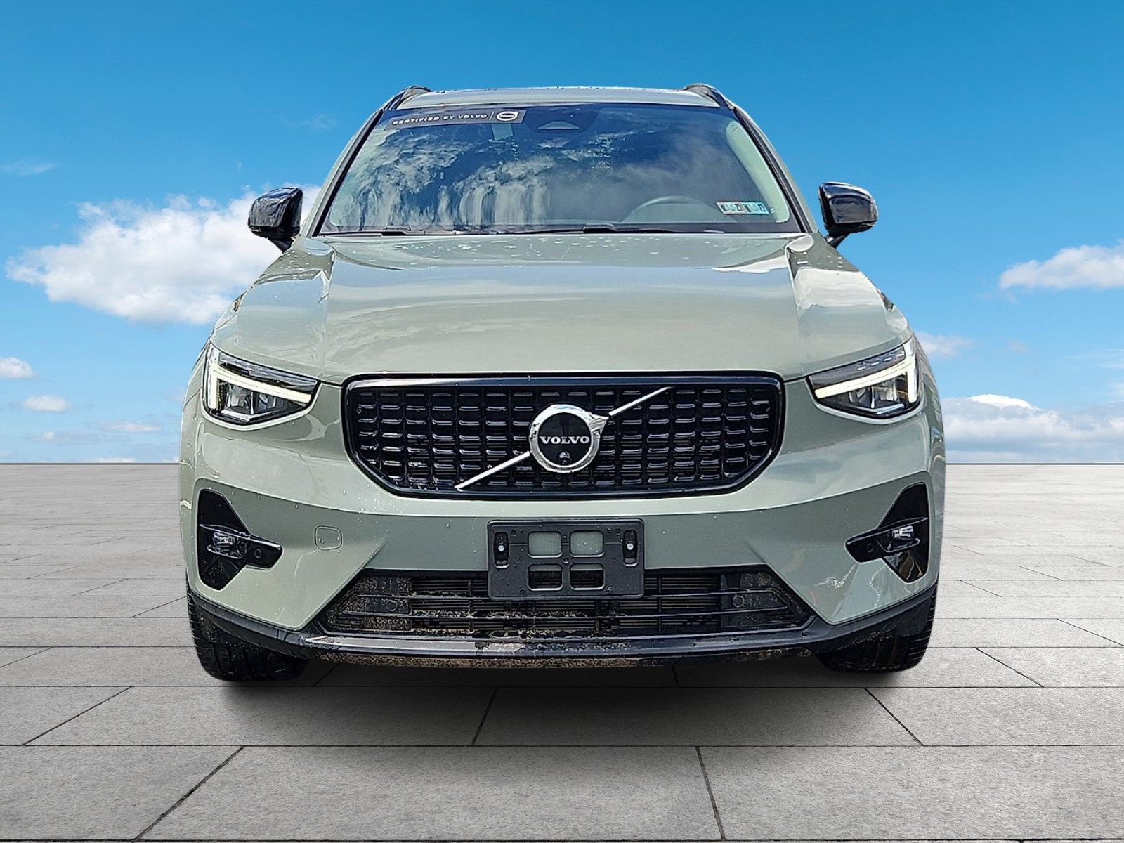 Certified 2023 Volvo XC40 B5 Plus w/ Protection Package Premier AWD/4WD image 2