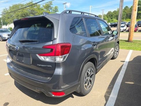 Used 2023 Subaru Forester Premium AWD/4WD image 7