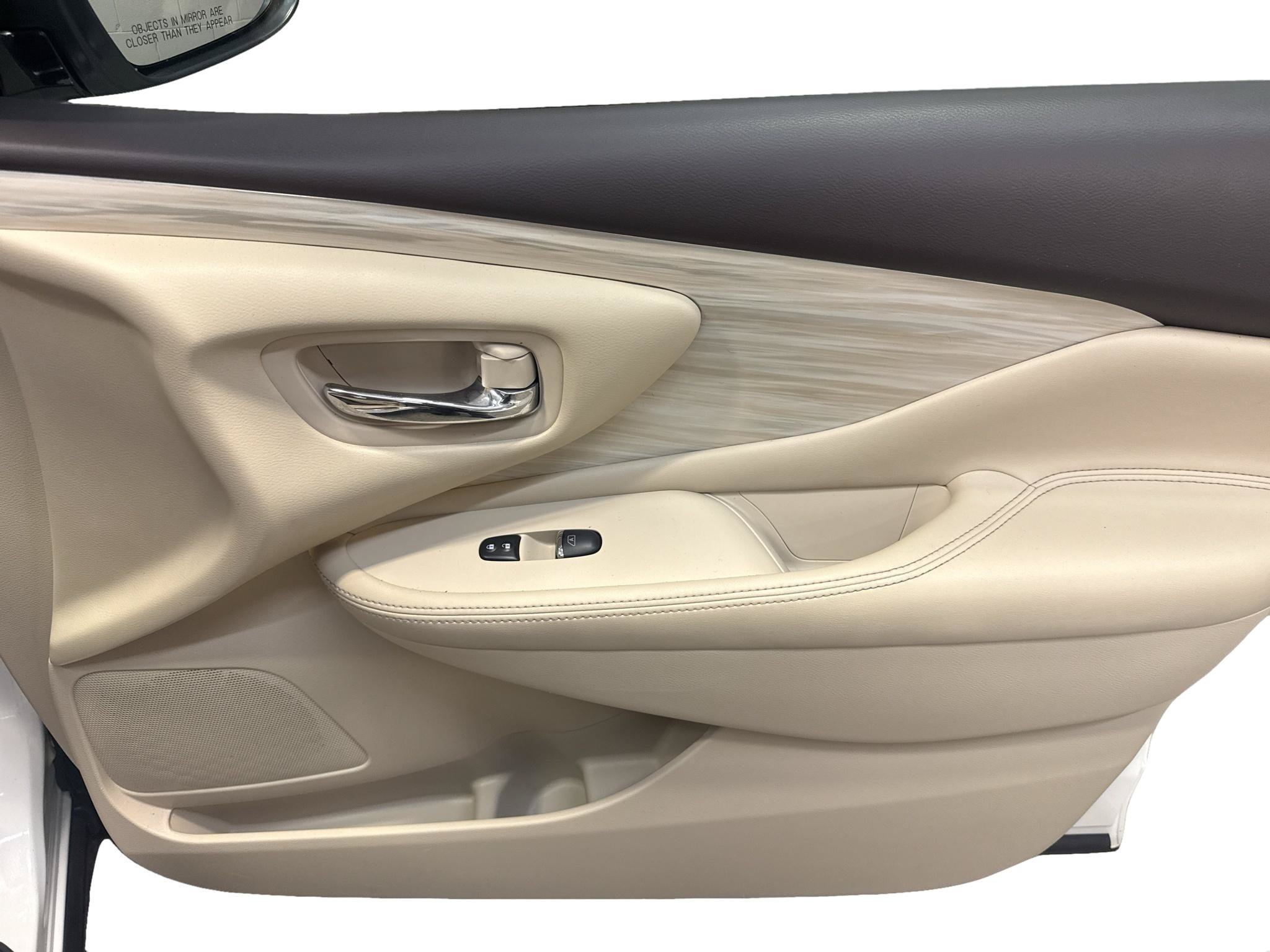 Used 2017 Nissan Murano S AWD/4WD image 16