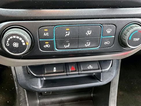 Used 2015 Chevrolet Colorado W/T image 16