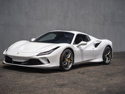 Certified 2021 Ferrari F8 Tributo RWD image 11