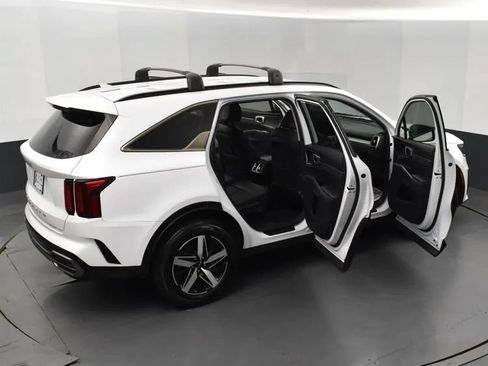 Used 2022 Kia Sorento S FWD image 6