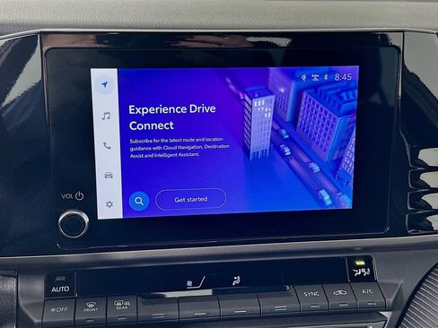 Used 2025 Toyota Camry SE image 13