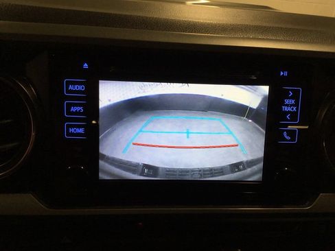 Used 2016 Toyota Tacoma TRD Sport w/ Towing Package AWD/4WD image 56