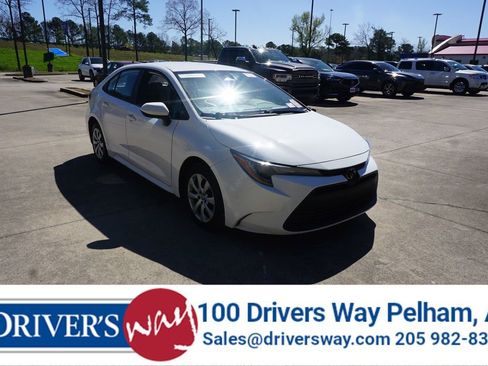 Used 2023 Toyota Corolla LE image 1