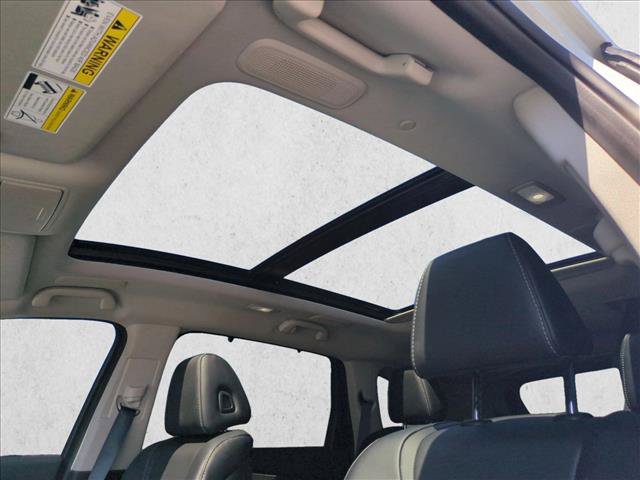 Used 2025 Acura MDX w/ Technology Package FWD image 16