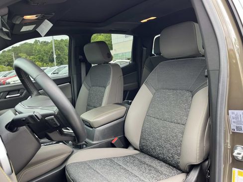 Used 2024 Chevrolet Colorado ZR2 AWD/4WD image 21